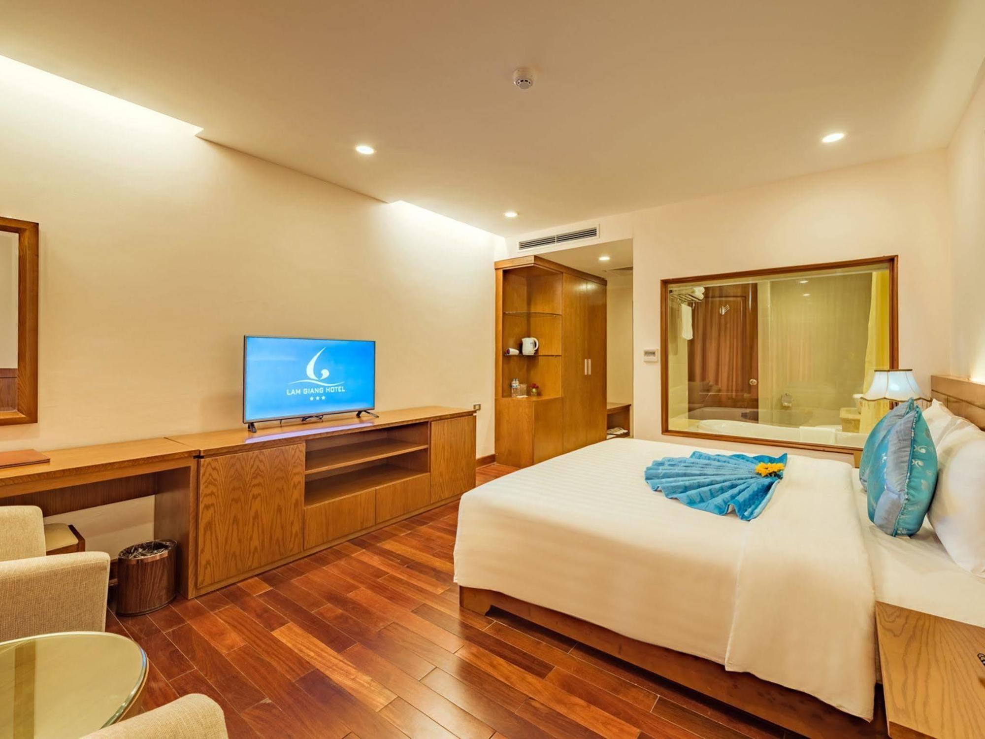 Lam Giang Hotel Vinh Exterior foto