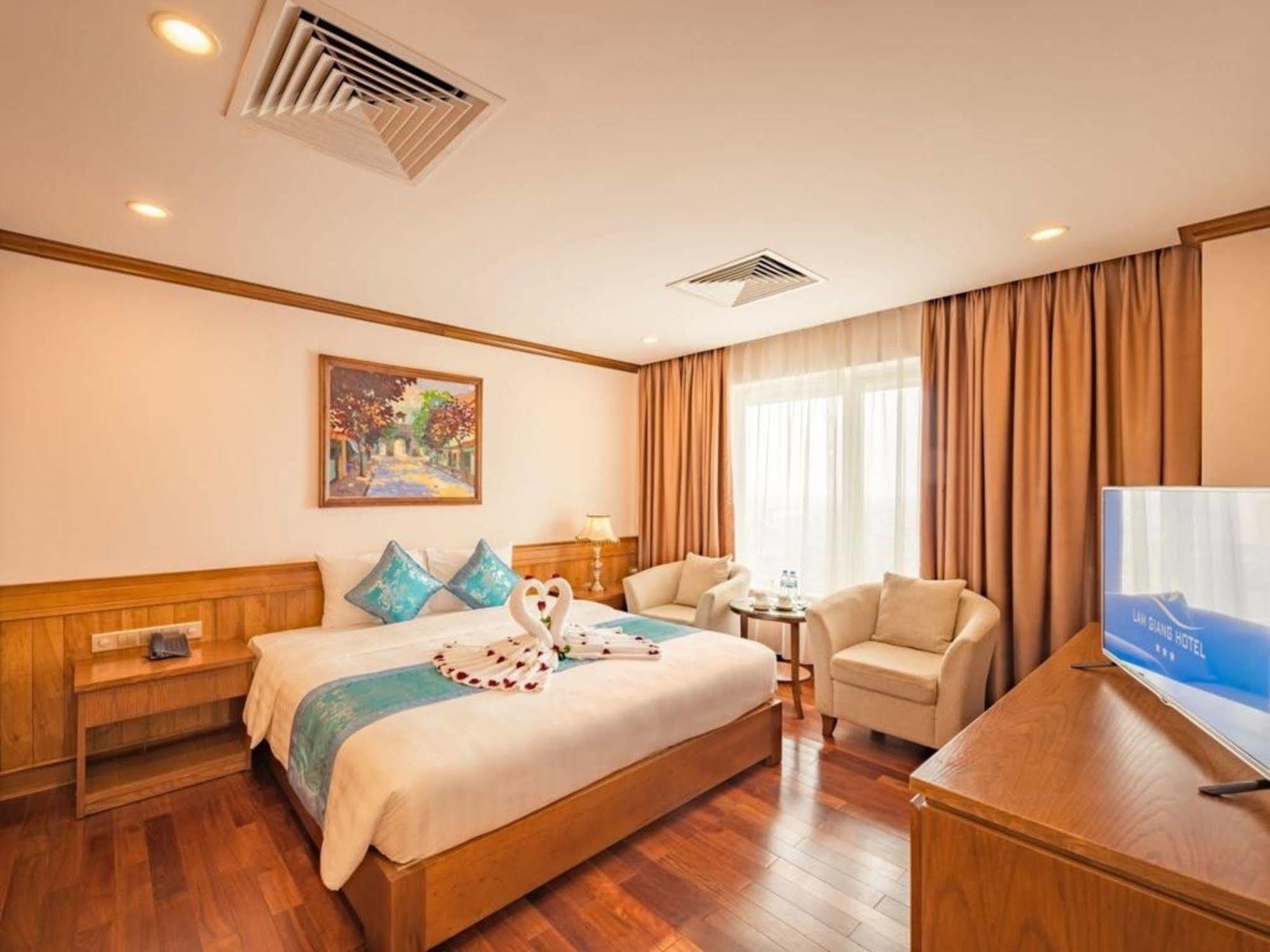 Lam Giang Hotel Vinh Exterior foto