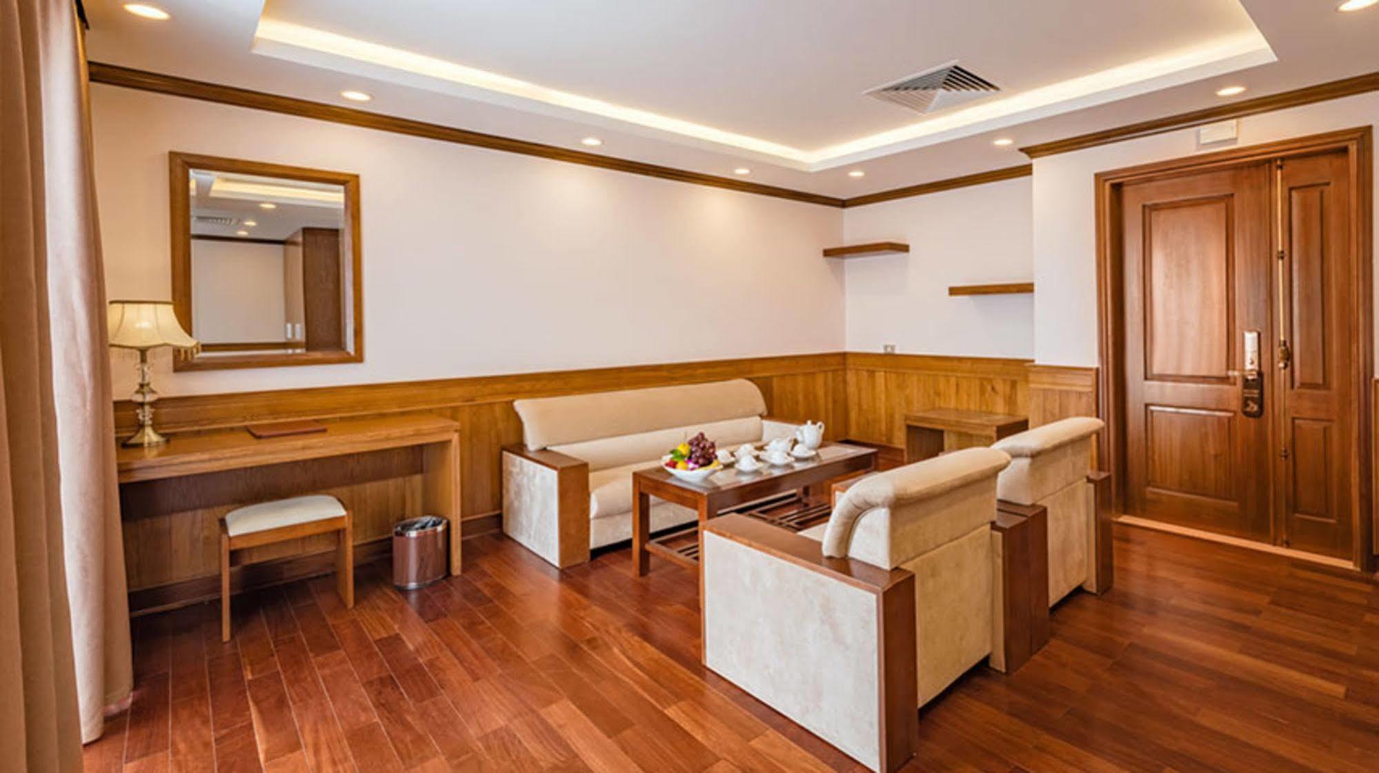 Lam Giang Hotel Vinh Exterior foto