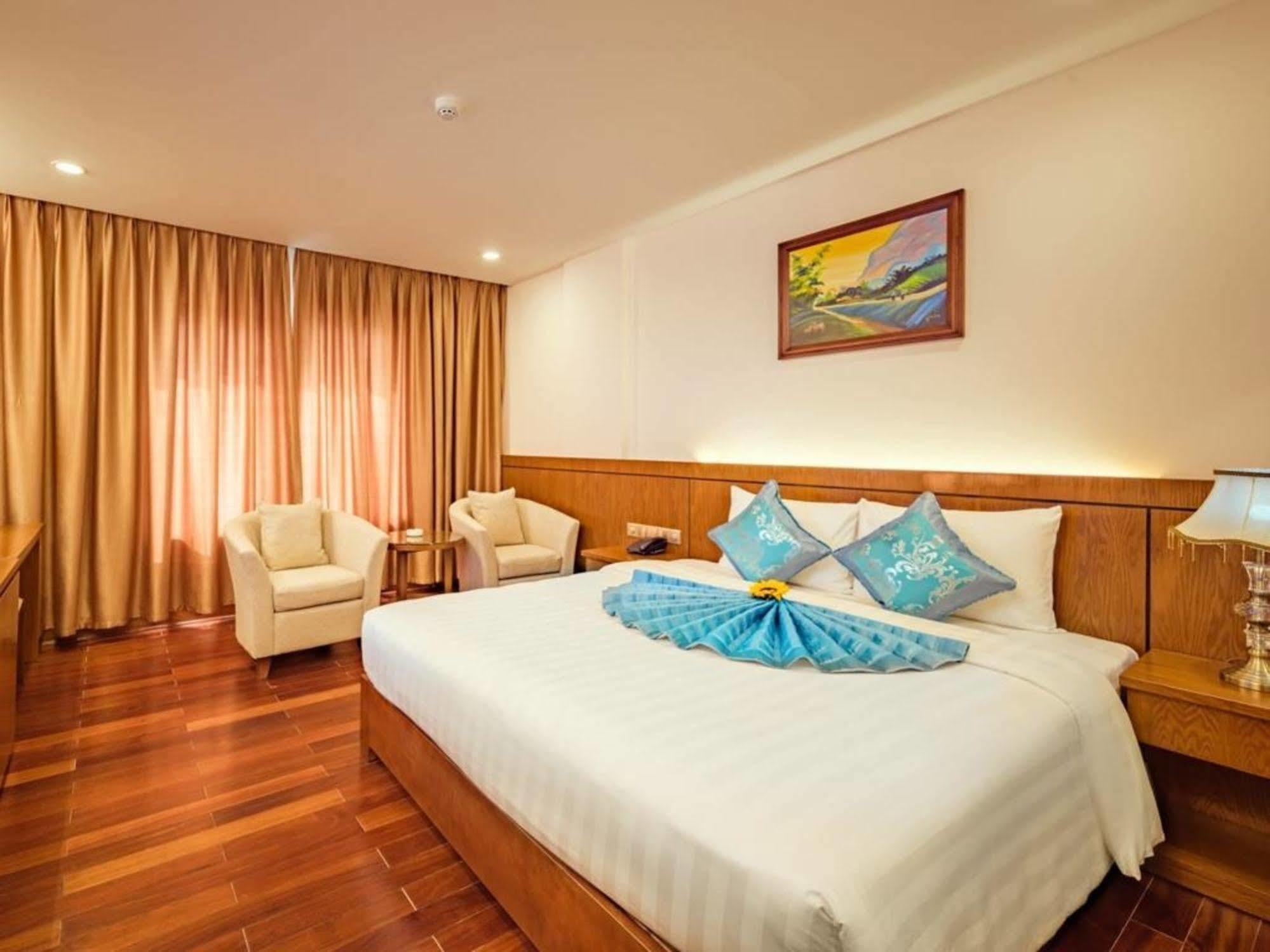Lam Giang Hotel Vinh Exterior foto